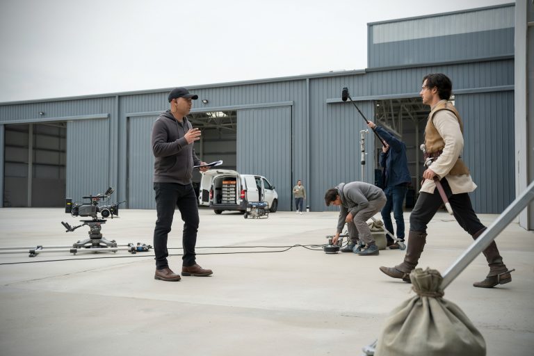 Le premier teaser de The Hunt for Gollum, Andy Serkis lance le retour en Terre du Milieu, ce qui fait frissonner les fans