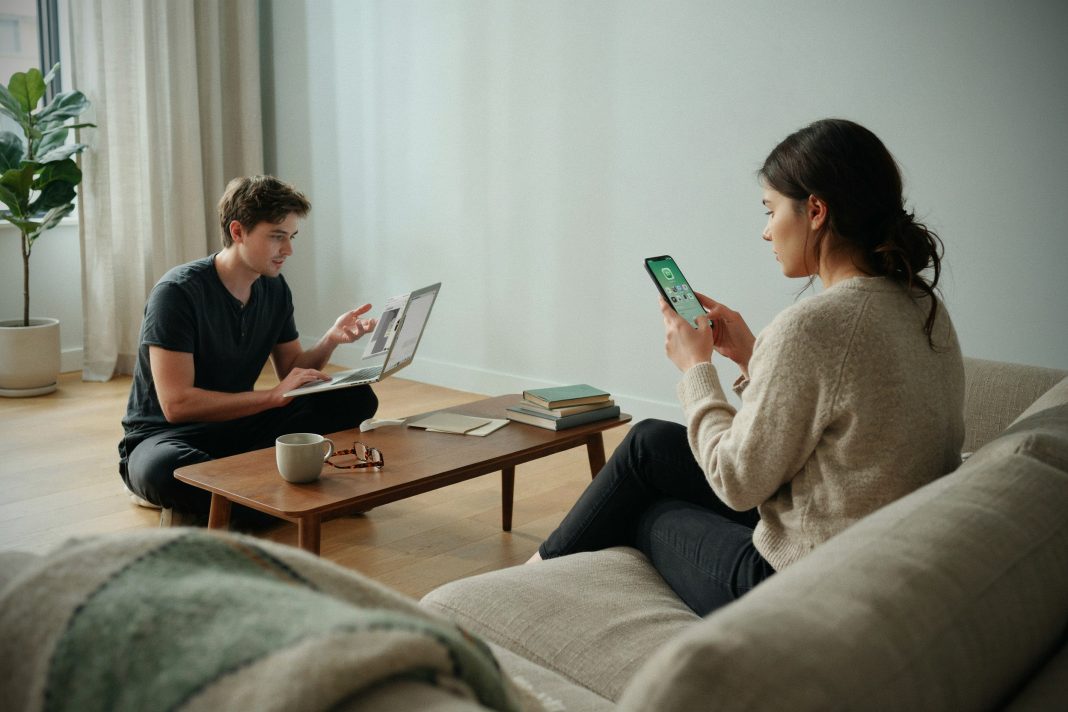 500 000 téléchargements sur Google Play, une fausse appli WhatsApp, ce qui relance les doutes sur la plateforme de Google